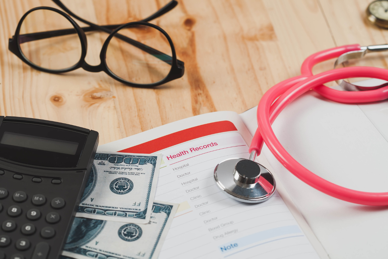 Médicos autônomos: como pagar menos impostos legalmente